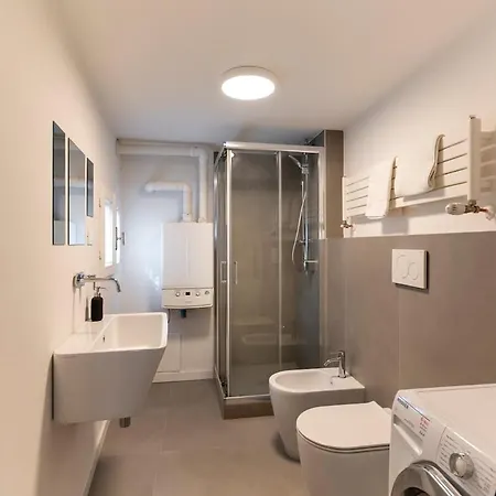 شقة Modern Loft In The Historic Center By Bemyhost بولونيا